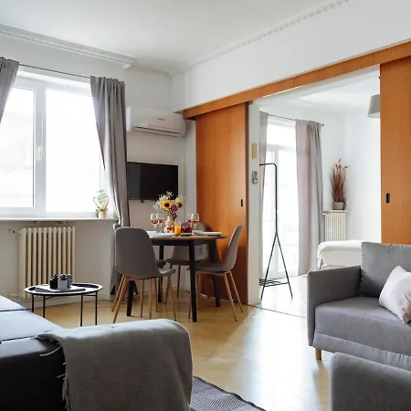 Sia - Old Town * Bucureşti