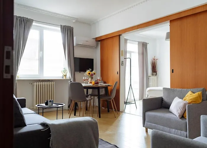 Sia - Old Town * Bucharest